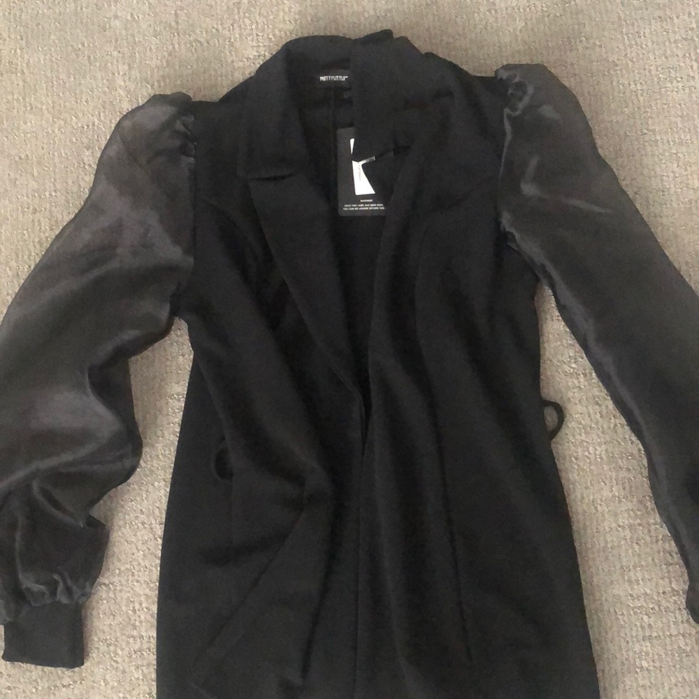 Never worn Pretty Little Thing blazer